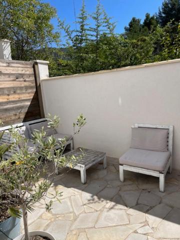 Azur Appart 4 Pers - Parking - Terrasse - 10Min Du Centre Cassis Extérieur photo